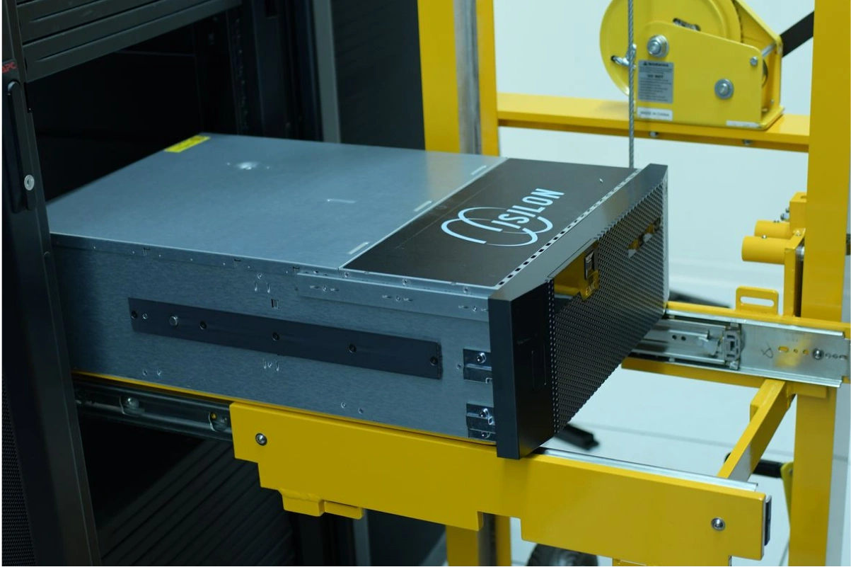 Server Rack Lifter vs Manual Lifting: Which Is Safer?